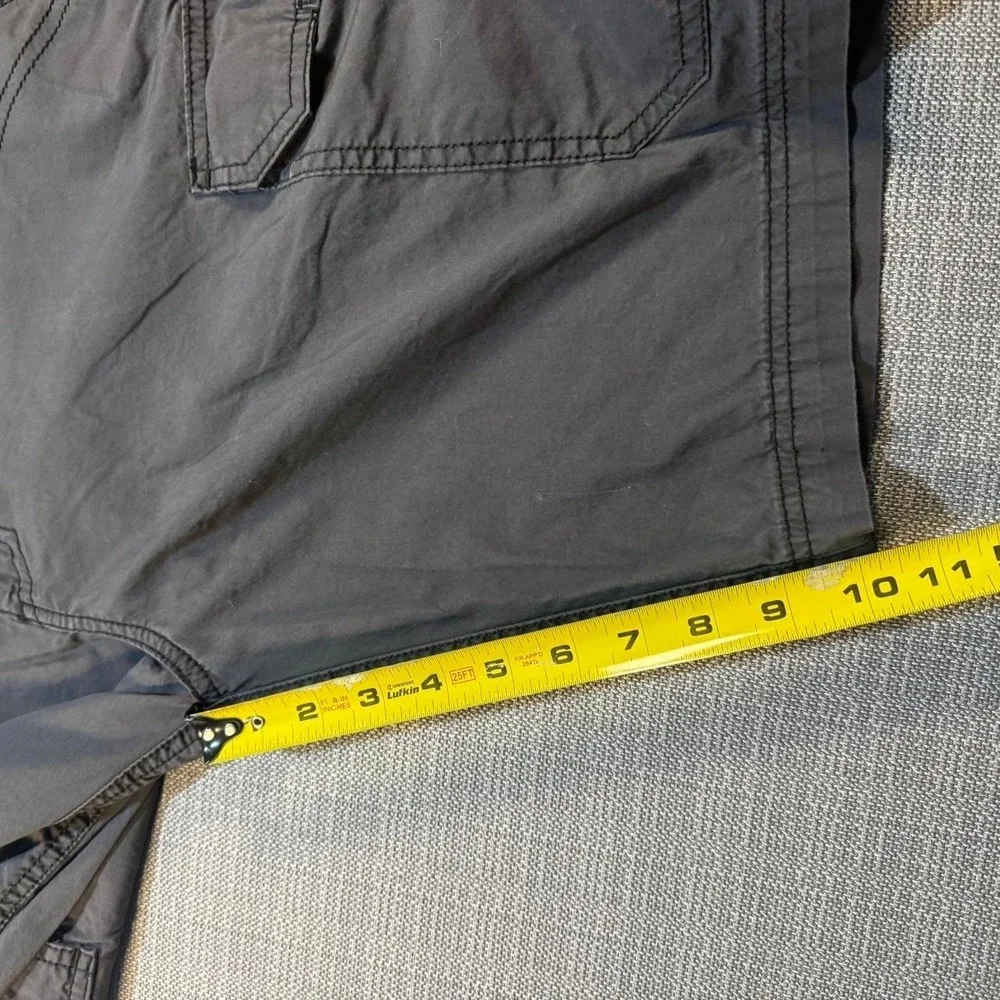 Lee Extreme Motion Gray Cargo Shorts men's size 34